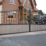 Sectional single gate